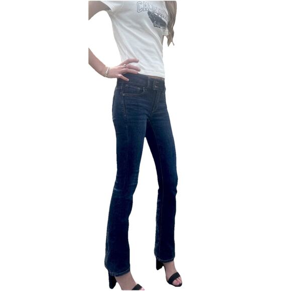 American Eagle Woman Sz 00 24x28 Jeans Low Rise Flare Dark Demin Flare Stretch - Picture 1 of 12